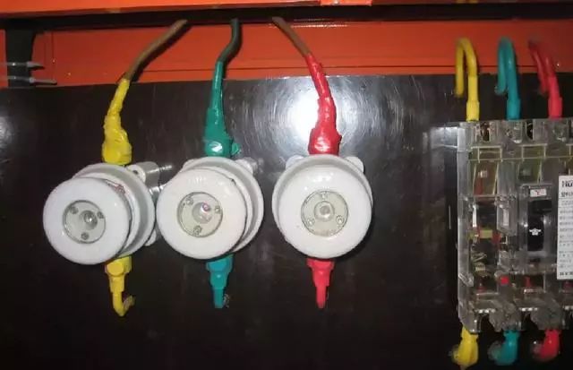 施工現(xiàn)場臨時用電配電箱及開關箱配置和使用說明，圖示詳圖