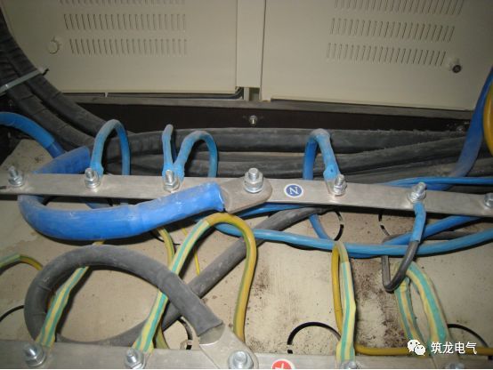 《建筑電氣工程施工質量驗收規范》GB50303-2015 配電箱(機柜)安裝詳細說明！