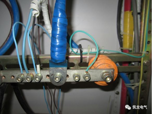 《建筑電氣工程施工質量驗收規范》GB50303-2015 配電箱(機柜)安裝詳細說明！